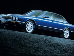 Фотография Jaguar XJ седан (X300)