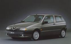 Фотография Alfa Romeo 145 (930)