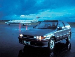 Фотография Mitsubishi COLT IV (CA_A)
