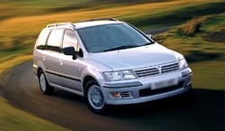 Фотография Mitsubishi SPACE WAGON (N5_W)