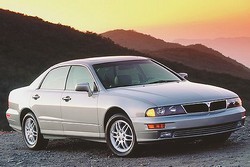 Фотография Mitsubishi DIAMANTE седан