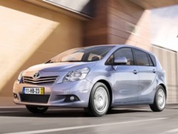 Фотография Toyota VERSO (_AUR2_, _ZGR2_)